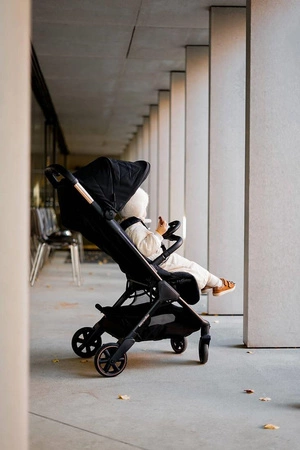 Easywalker Jackey Special Edition Kompaktowy, samoskładający się wózek spacerowy z torbą transportową Gold