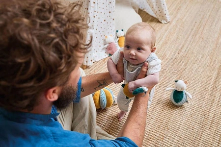 Kaloo Miękka grzechotka Koteczek Stimuli