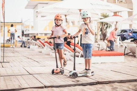 SCOOTANDRIDE Highwaykick 3 LED Hulajnoga składana ze świecącymi kółkami 3+ Kiwi