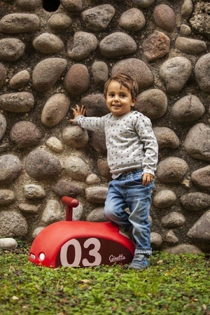 Czerwony jeździk Ginetta Mini Eolo Italtrike