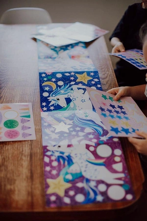 Mudpuppy Zestaw do wyklejania Naklejki holograficzne 200+ szt. z plakatem Magiczne jedronożce 4+