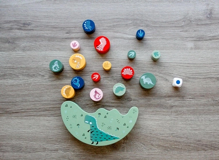 Gra zręcznościowa Apli Kids - Balansujące dinozaury