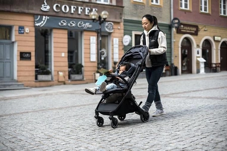 Easywalker Jackey Kompaktowy, samoskładający się wózek spacerowy z torbą transportową Marble Grey