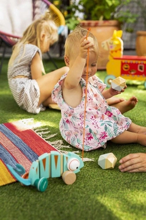 Drewniany kameleon do ciągnięcia Tropik 12m+, Janod