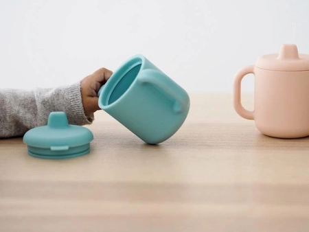 Beaba Kubeczek treningowy silikonu z pokrywką z ustnikiem Pink