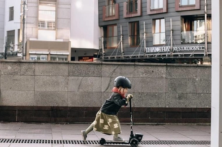 SCOOTANDRIDE Highwaykick 2 Lifestyle Hulajnoga trójkołowa balansowa z zamykanym schowkiem 2+ Zebra