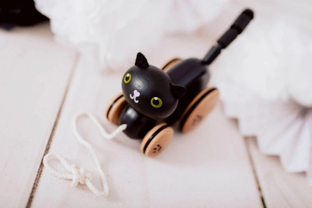 CLASSIC WORLD Drewniany Kotek Do Ciągania