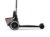 SCOOTANDRIDE Highwaykick 2 Lifestyle Hulajnoga trójkołowa balansowa z zamykanym schowkiem 2+ Brown Lines