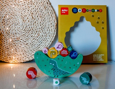 Gra zręcznościowa Apli Kids - Balansujące dinozaury