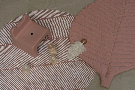 TODDLEKIND Mata do zabawy z bawełny organicznej w kształcie liścia Leaf Mat Sea Shell