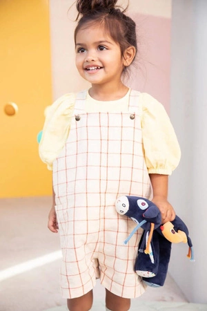 LILLIPUTIENS Przytulanka dźwiękowa galopujący Osiołek Ignace 9 m+