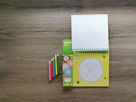 Kolorowanka z kredkami Apli Kids - Mandala