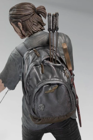 Ellie with Bow The Last of Us Part II Figurka 20 cm