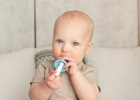 Szczoteczka gryzak niebieska 3w1 Giligums