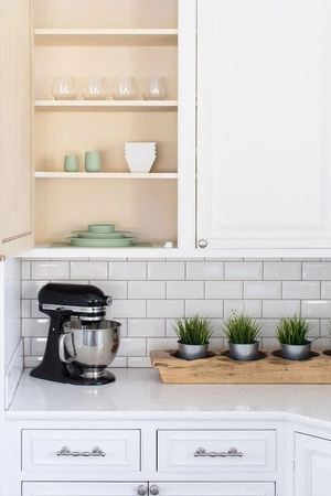 EZPZ Silikonowy kubeczek Mini Cup 120 ml pastelowa zieleń