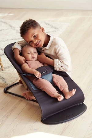 BABYBJORN - leżaczek BALANCE SOFT - Czarny / Ciemnoszary + Zabawka