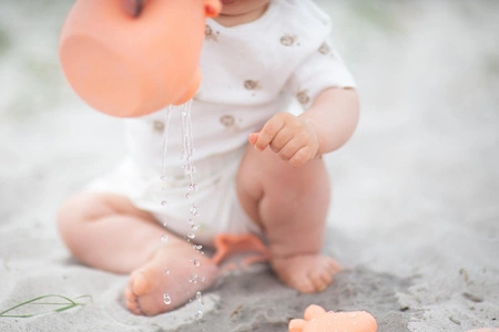 Silikonowe Wiaderko Konewka Scrunch - Koralowy