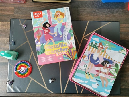 Zestaw artystyczny kalkomanii z folią Apli Kids - Moda
