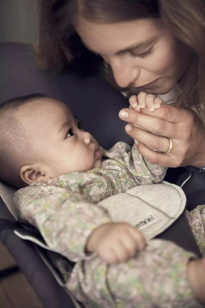 BABYBJORN - leżaczek BALANCE SOFT COTTON/JERSEY - Szary / Szary + pokrowiec na leżaczek