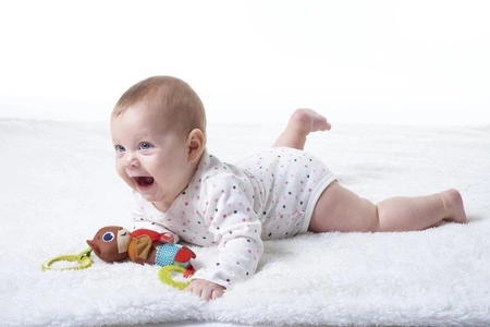 Zawieszka Tiny Smarts dzwoneczek - Miś Isaac