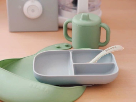 Beaba Silikonowy zestaw do posiłków (talerzyk trójdzielny z przyssawką, kubek z dziubkiem, łyżeczka i śliniak)