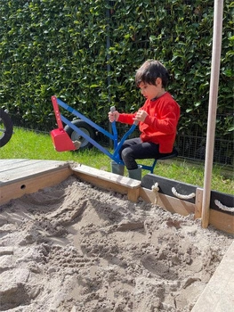 Koparka do piaskownicy z siedziskiem Small Foot 4044