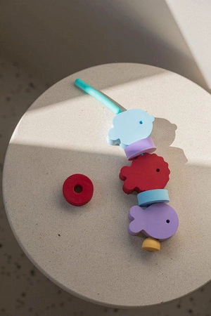 QUUT Klocki piankowe do nawlekania do kąpieli Beedi Fish Burgundy