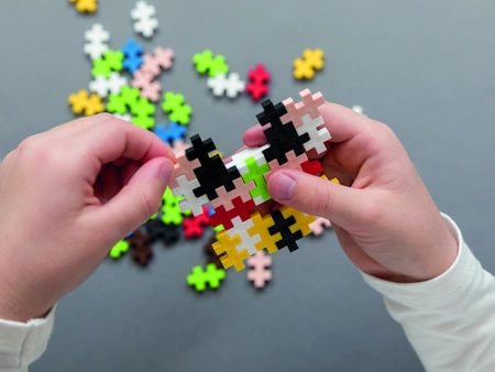 Plus-Plus, Mini Basic, Neon, Brokat, 2 płytki - 2400 szt - Edukacja