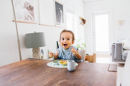 EZPZ Silikonowa łyżeczka Tiny Spoon 2 szt. pastelowa zieleń