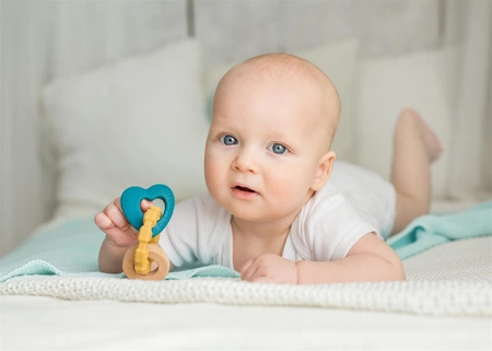 GRYZAK PIERŚCIEŃ SERCE SILIKON DREWNO GILIGUMS