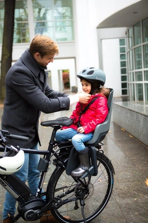 Fotelik row. Bobike GO na bagażnik Macaron Grey