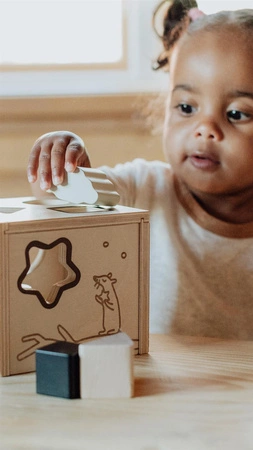 Sorter drewniany w kolorze drewna Micki Premium