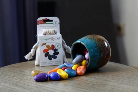 Kredki Crayon Rocks w aksamitnym woreczku - 16 kolorów