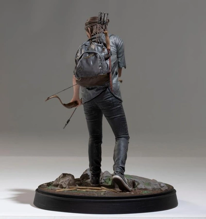 Ellie with Bow The Last of Us Part II Figurka 20 cm