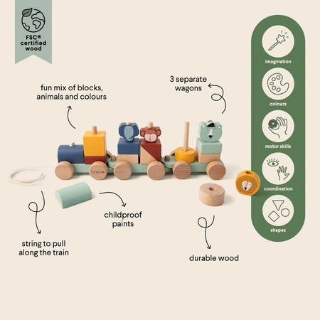 Drewniany pociąg ze zwierzętami