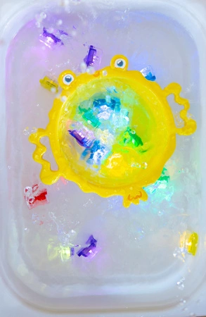 Glo Pals, Zestaw zabawek Glo Pals 5w1 rozwijających motorykę małą