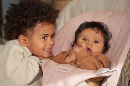 BABYBJORN - leżaczek BLISS COTTON, Petal Quilt, Zgaszony róż + Zabawka Googly Eyes Pastels