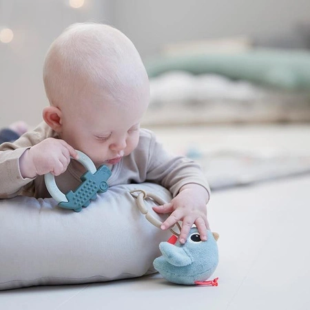 Done by Deer Leżak dla Dziecka z Pałąkiem na Zabawki Raffi Sand