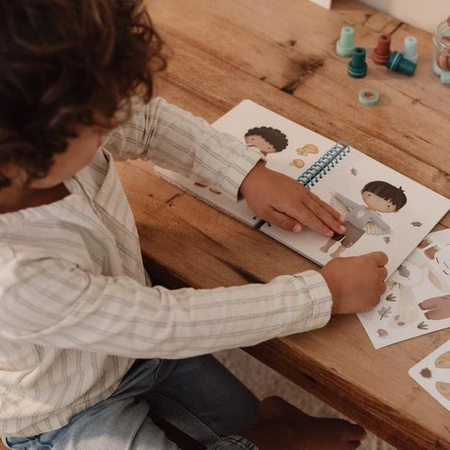 Little Dutch Zeszyt z naklejkami ubieranka Forest Friends