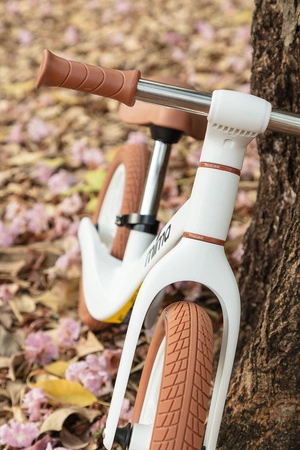 Rowerek biegowy dla dziecka mima zoom lite - biały / camel