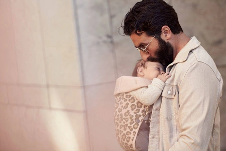 BABYBJORN MINI Cotton – nosidełko, Beż/Leopard