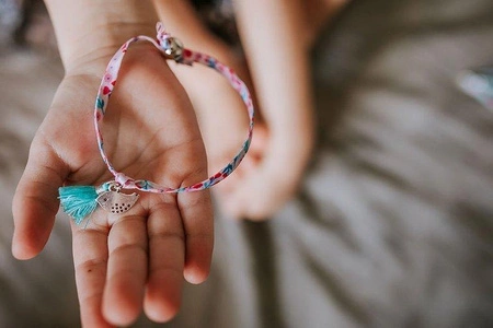 Zestaw do tworzenia biżuterii Wstążeczki 6+, Janod