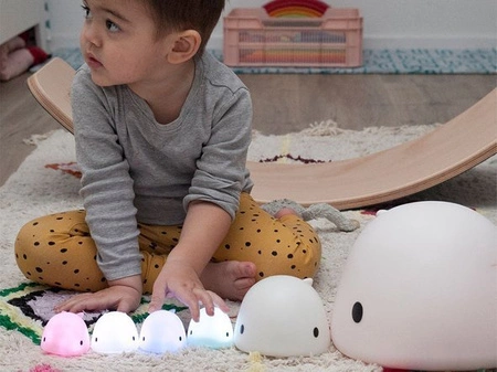 Lampka nocna LED wieloryb Moby Mini Różowa FLOW AMSTERDAM