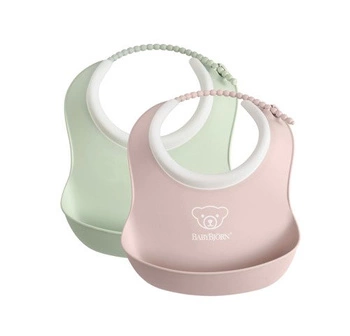 BABYBJORN - 2 małe śliniaczki Powder Green/ Powder Pink 
