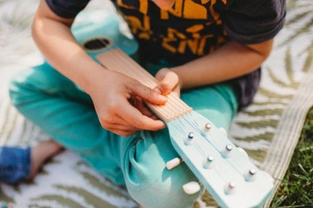 Gitara drewniana zwierzaki